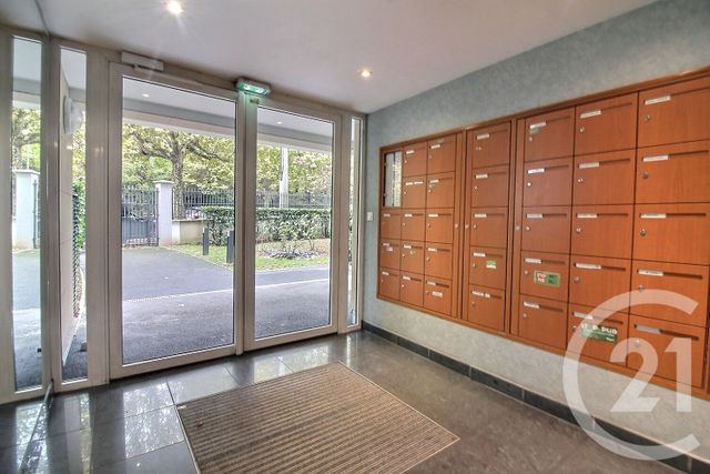 Appartement F3 à vendre - 3 pièces - 59.9 m2 - ROSNY SOUS BOIS - 93 - ILE-DE-FRANCE - Century 21 Ricard Immobilier