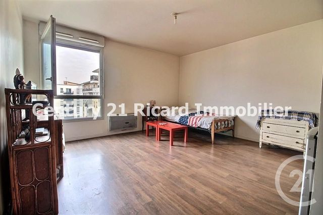 Afficher la photo en grand Appartement F1 à vendre - 1 pièce - 28.0 m2 - ROSNY SOUS BOIS - 93 - ILE-DE-FRANCE - Century 21 Ricard Immobilier