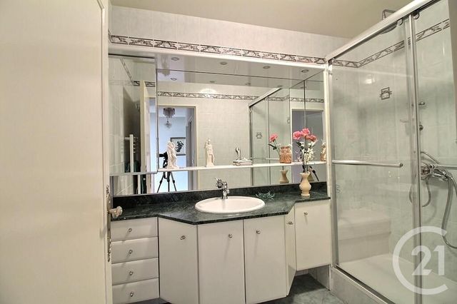 Appartement F4 à vendre - 4 pièces - 99.0 m2 - ROSNY SOUS BOIS - 93 - ILE-DE-FRANCE - Century 21 Ricard Immobilier