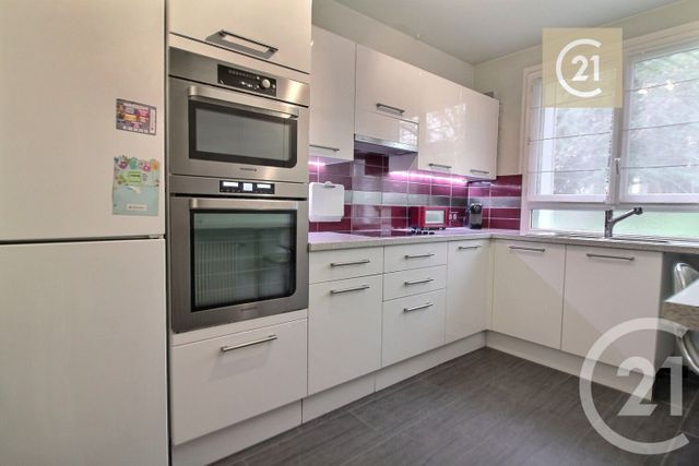 Appartement F3 à vendre - 3 pièces - 60.88 m2 - ROSNY SOUS BOIS - 93 - ILE-DE-FRANCE - Century 21 Ricard Immobilier