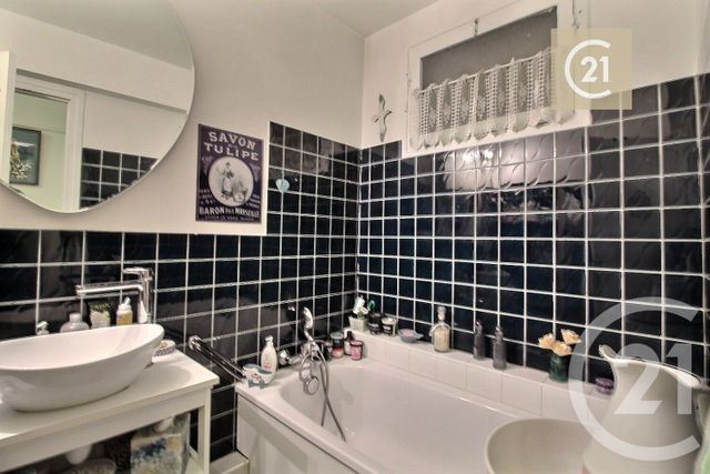 Appartement F2 à vendre - 2 pièces - 40.0 m2 - ROSNY SOUS BOIS - 93 - ILE-DE-FRANCE - Century 21 Ricard Immobilier