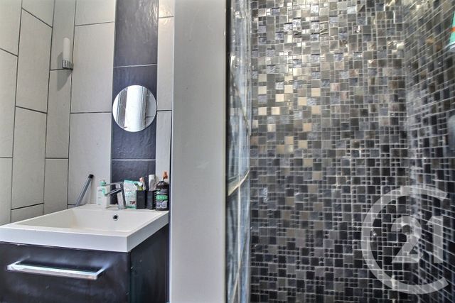 Appartement F3 à vendre - 3 pièces - 55.8 m2 - ROSNY SOUS BOIS - 93 - ILE-DE-FRANCE - Century 21 Ricard Immobilier