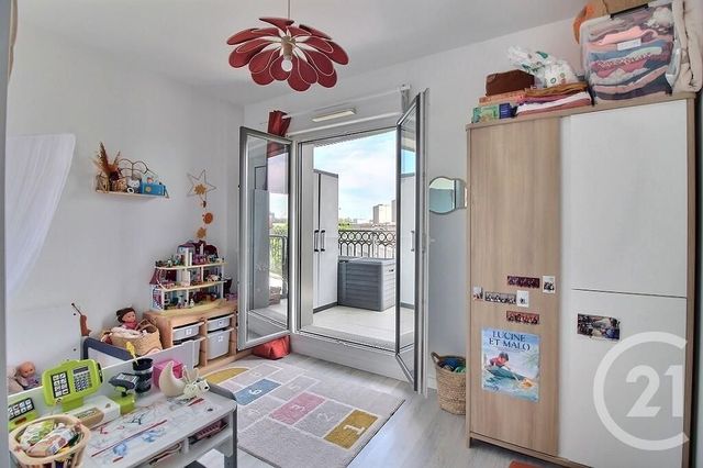 Appartement F3 à vendre - 3 pièces - 61.0 m2 - ROSNY SOUS BOIS - 93 - ILE-DE-FRANCE - Century 21 Ricard Immobilier
