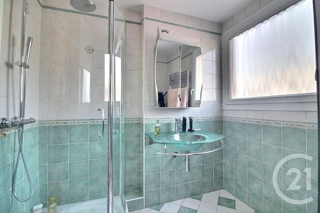 Appartement F4 à vendre - 4 pièces - 90.97 m2 - ROSNY SOUS BOIS - 93 - ILE-DE-FRANCE - Century 21 Ricard Immobilier