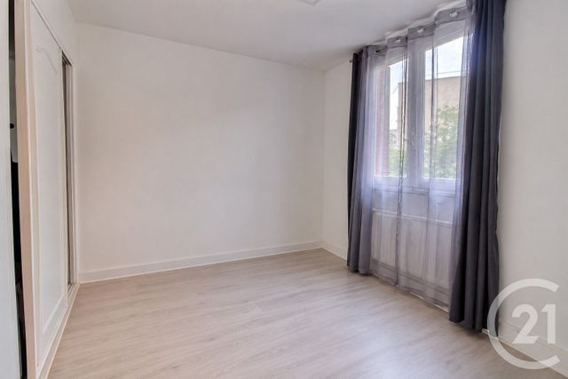 Appartement F4 à vendre - 4 pièces - 68.0 m2 - ROSNY SOUS BOIS - 93 - ILE-DE-FRANCE - Century 21 Ricard Immobilier